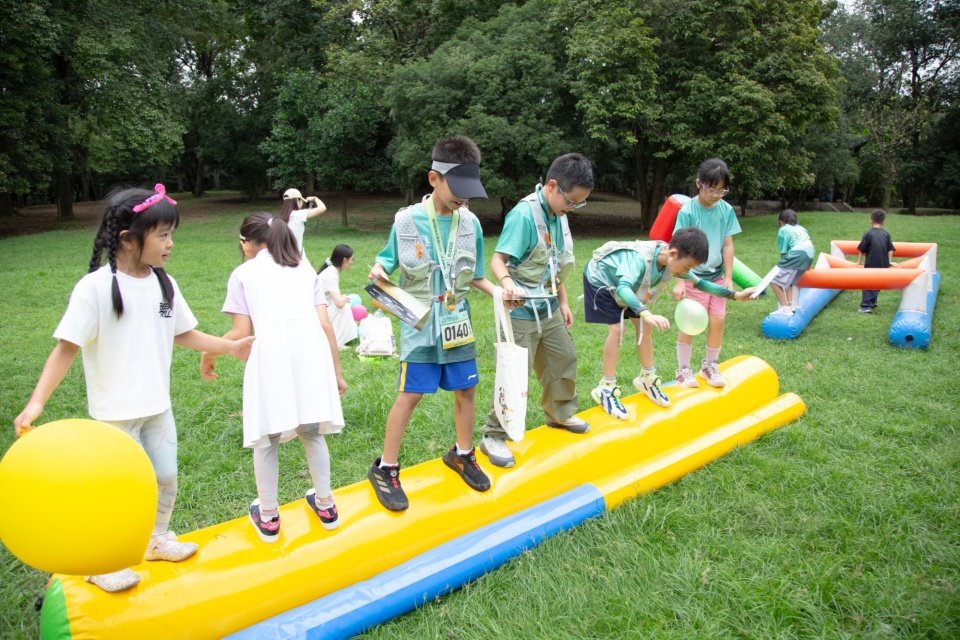 zgfUT, 沿途很多素