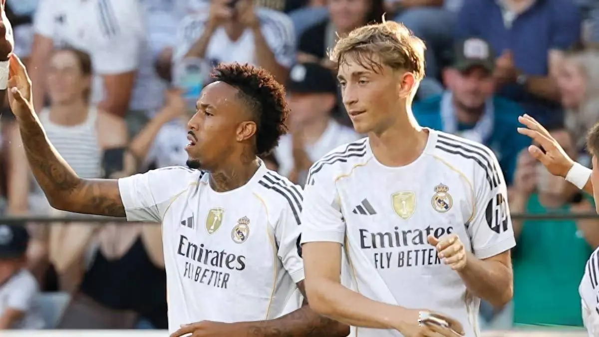 两位左脚球, 组织梳理